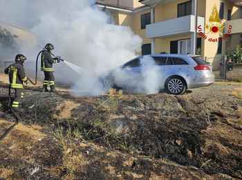 Incendio di un'autovettura in località Bagno Di Gavorrano nel comune di Gavorrano
