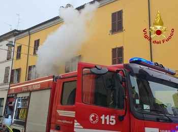Incendio in Centro Storico a Forlì. Donna tratta in salvo dai Vigili del Fuoco