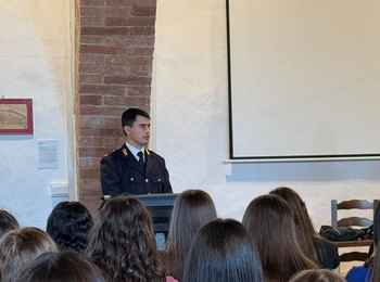 Polizia a scuola: incontro con gli studenti dell'Istituto Da Vinci di Foligno